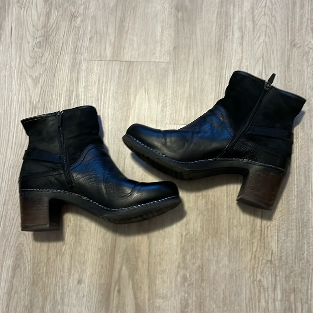 Black Dansko boots